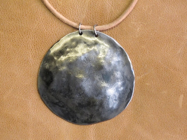 round metal necklace