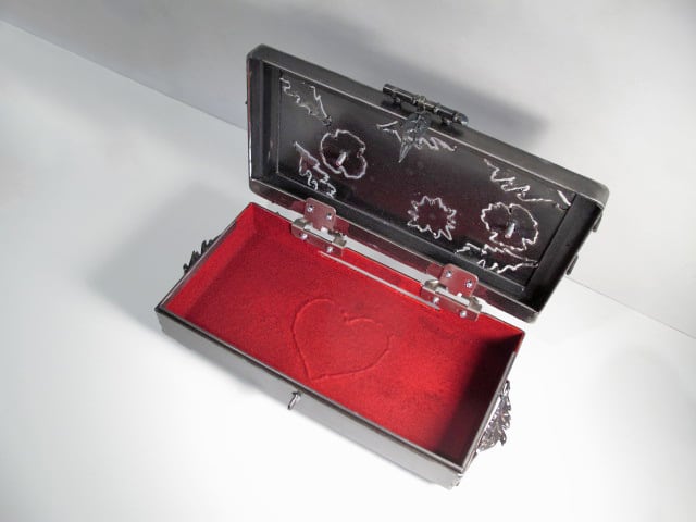 metal keepsake box with wine holder